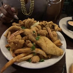 Restaurants - Henry’s Louisiana Grill